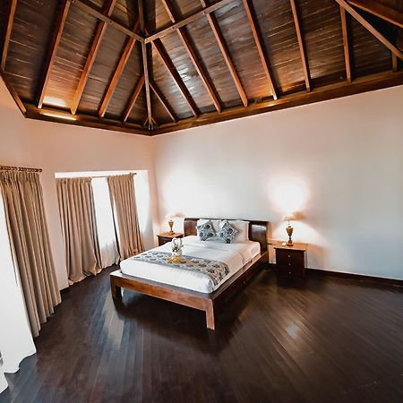 Royal Regantris Villa Karang กิลิไอร์ ภายนอก รูปภาพ