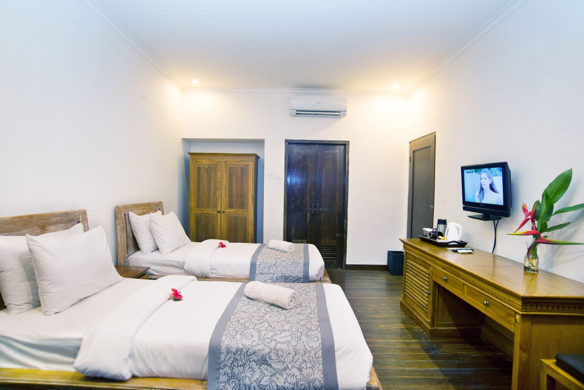 Royal Regantris Villa Karang กิลิไอร์ ภายนอก รูปภาพ